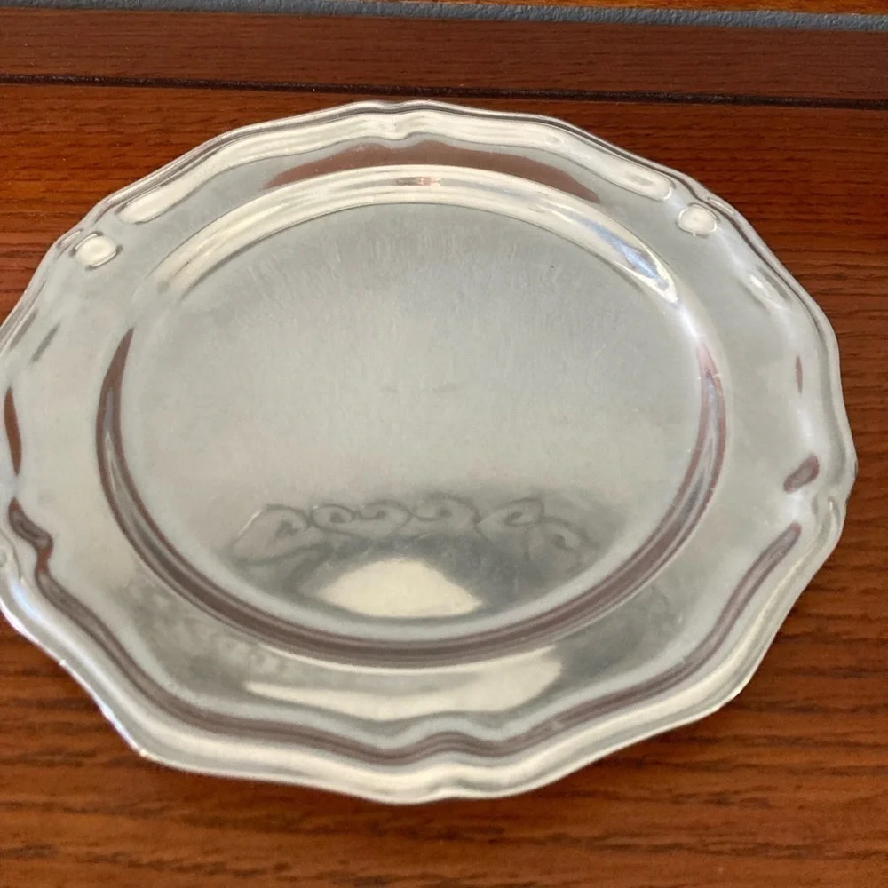 Vintage Wilton Armetale USA Pewter RWP 10”. Scalloped Edge Plate Mount Joy PA